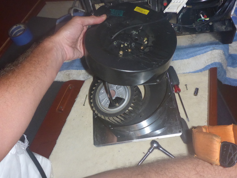  Amel Super Maramu 2000 Air Conditioning Climma Marine Compact 9  