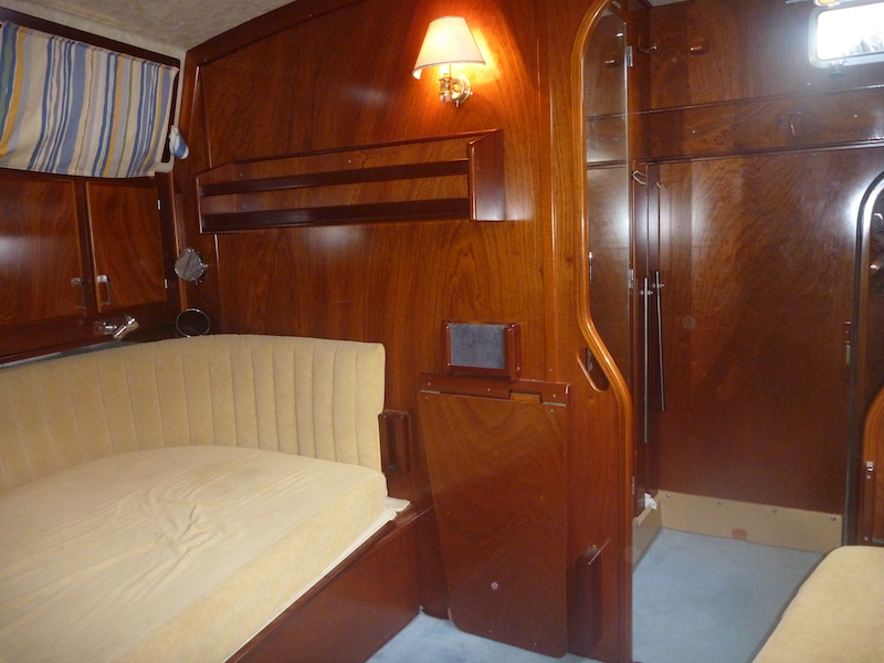  Amel Super Maramu 2000 Aft Cabin 