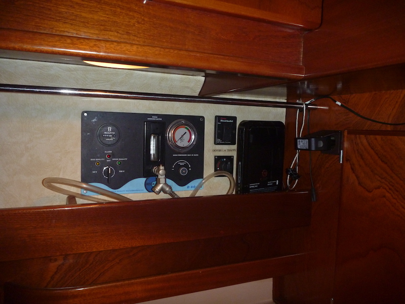  Amel Super Maramu 2000 Galley 